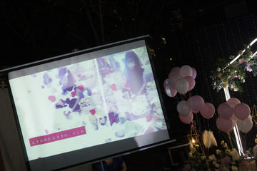 粉色氣球布置生日現場(chǎng)圖