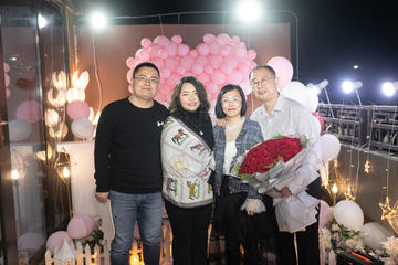 簡(jiǎn)單生日派對圖片布置圖片