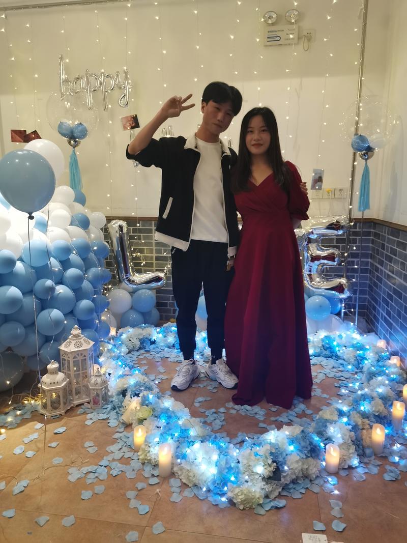 公司生日會(huì )場(chǎng)布置圖片