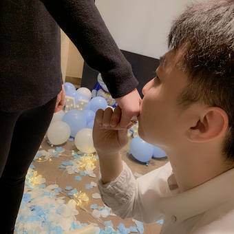簡(jiǎn)約生日派對圖片
