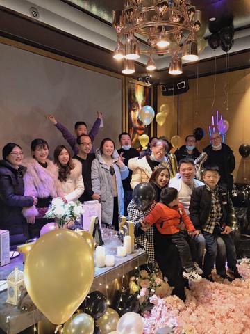 20歲生日宴會(huì )桌面布置圖片