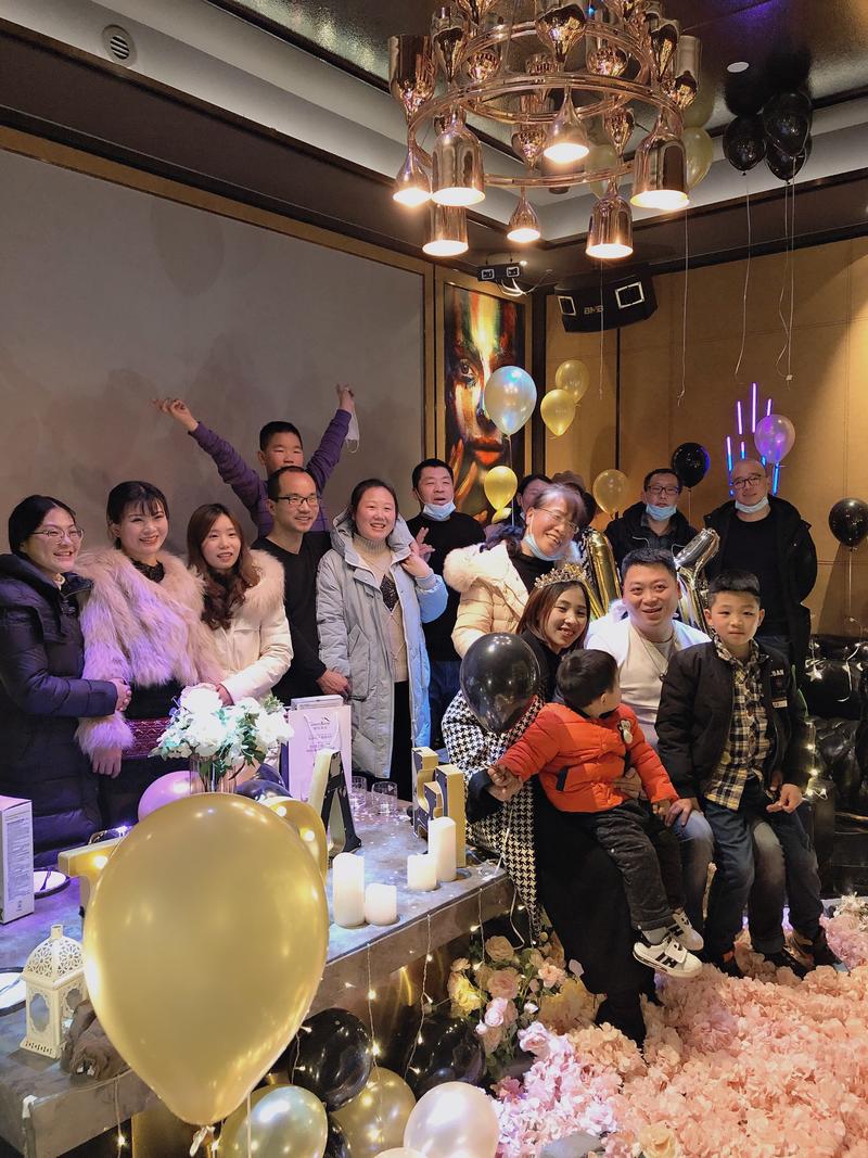 20歲生日宴會(huì )桌面布置圖片