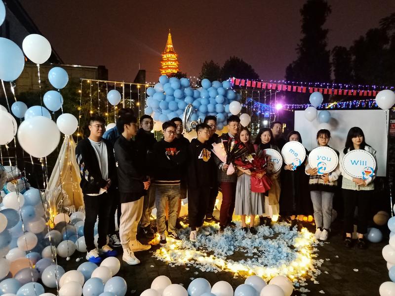 集體生日場(chǎng)地布置圖片