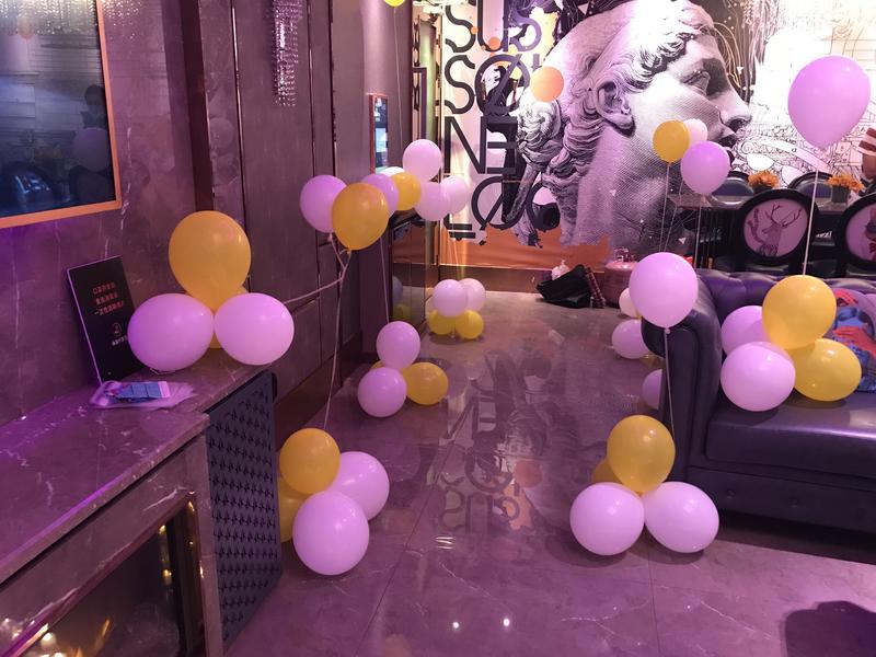 大型宴會(huì )生日派對布置圖片