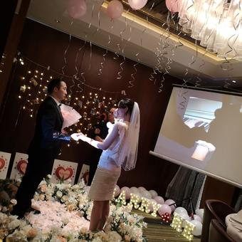 家庭生日現場(chǎng)布置小豬佩奇圖片