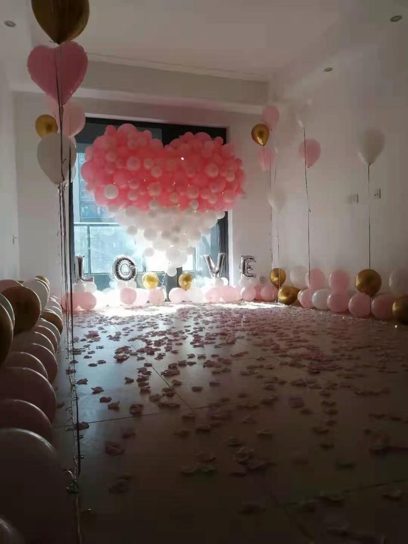 公司圣誕節生日會(huì )室內布置圖片