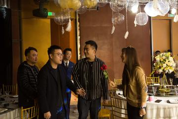 飯店生日宴會(huì )布置中餐圖片