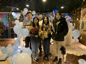 給女朋友過(guò)生日現場(chǎng)布置圖片