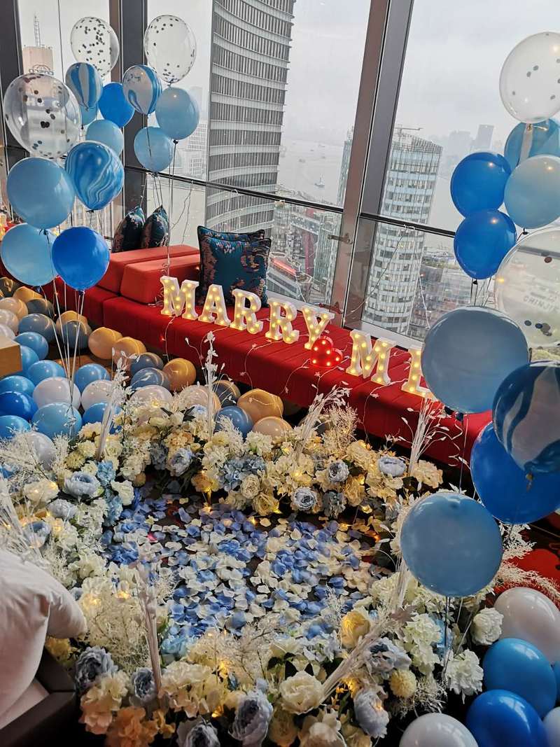 公司生日現場(chǎng)布置圖片