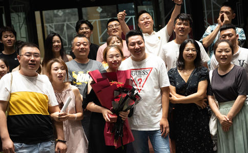 婚礼邀请函领导称呼怎么写_婚礼