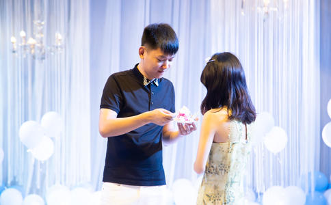 婚礼现场布置花费有哪些_婚礼