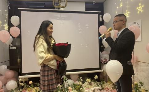 婚礼上接吻环节怎样才浪漫_婚礼