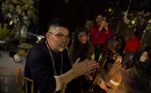 上海婚车租赁价格一般是多少_婚车