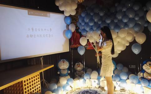 土豪2.4万购玫瑰花浪漫求婚 廊坊演绎999朵玫瑰求婚