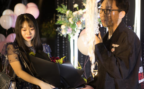 婚礼跟拍一天多少钱_婚礼