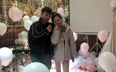 租用6辆婚车的价格_婚车