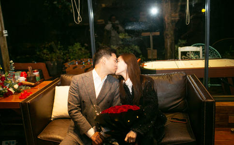 紫色婚礼现场布置打造唯美清新风_婚礼