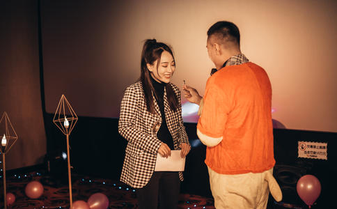 春季旅拍婚纱照哪家好_婚纱照