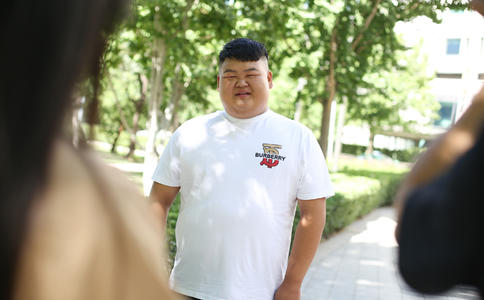 结婚戴k金戒指好还是黄金戒指好_结婚