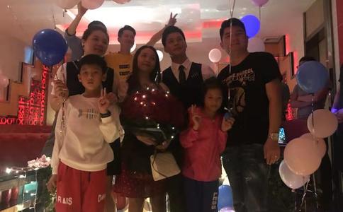 著名婚礼主持人要具备怎样的素质_婚礼