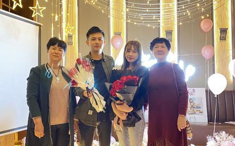 2020成都婚礼主持人价格_婚礼