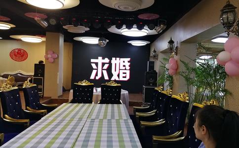 结婚的时候男方戒指由谁来买_结婚