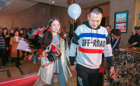 伴娘可以比新娘大吗