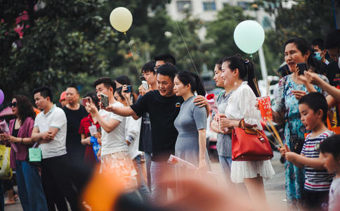 镀金戒指有哪些常见的款式_结婚