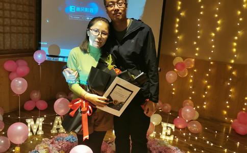 适合婚礼现场新郎唱的歌主要有哪些_新郎