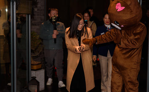 ﻿中式装修大气温馨的华腾美居酒店婚宴菜单大全_婚宴