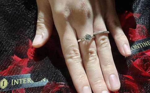 订婚戒指结婚戒指的区别是什么_结婚