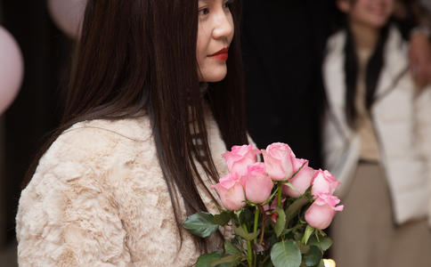 新郎选婚戒_新郎