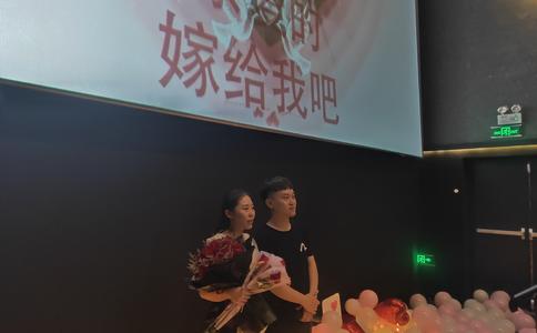 昆明租婚车价格多少钱_婚车