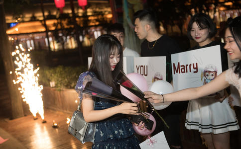 宝马敞篷出婚车多少钱_婚车