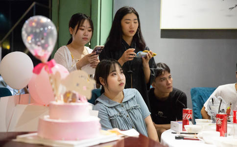 什么是旅拍婚纱照