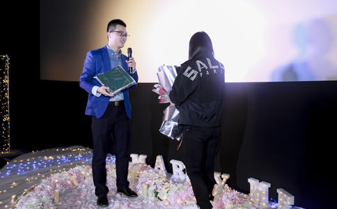 简洁的新郎致辞15秒_新郎