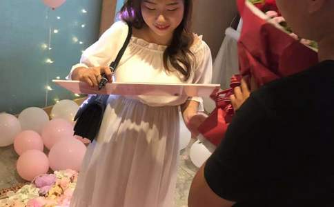 奔驰大g婚车一天多少钱_婚车