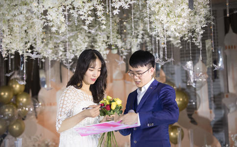 让人感动的婚礼主持词_结婚誓言