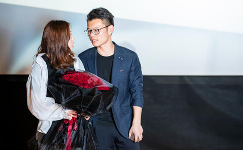 看看当下伴娘怎么整新郎_新郎