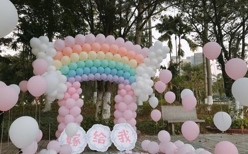 戒指戴的位置含义有哪些_结婚