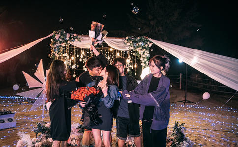 婚房气球布置材料_婚房