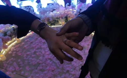 个性的西式婚礼花车_婚礼