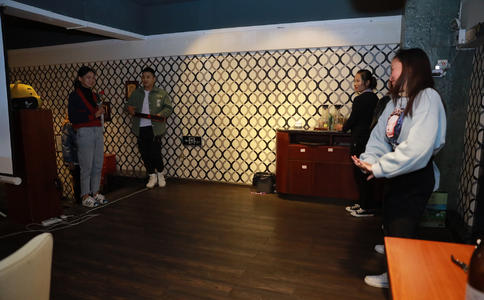 青岛奔驰E级婚车价格_婚车