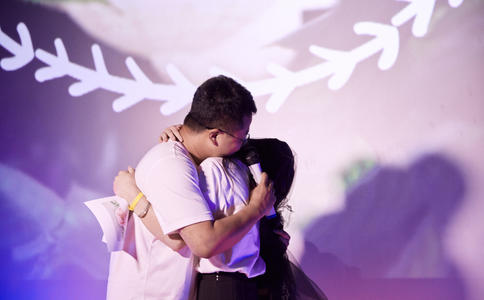 戒指的戴法和意义女生_结婚