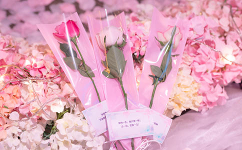 来领略下校园主题婚礼的另类浪漫_婚礼