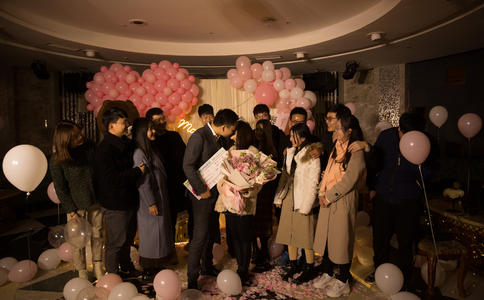 拖尾婚纱礼服有哪些尺寸_婚纱礼服