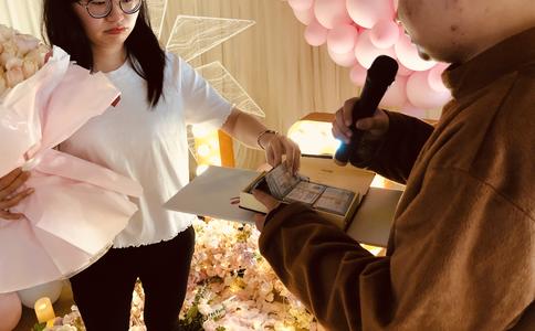新人婚礼主持人致辞稿件_婚礼