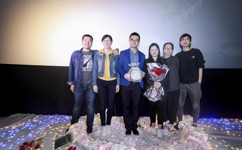 小剧场蓝色星空求婚 属于美女医师莉莉的幸福时刻