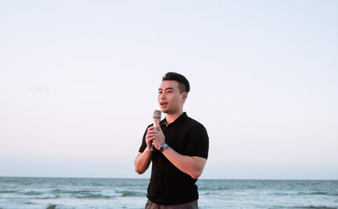 细说一对铂金戒指多少钱_结婚