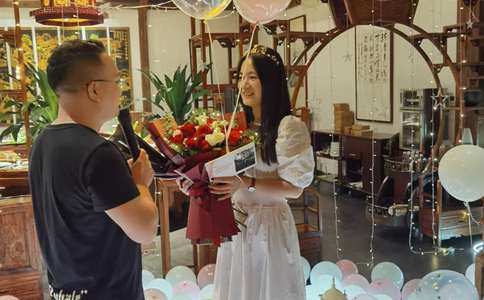 女生未婚戒指戴哪只手_结婚